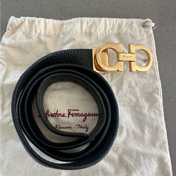 Salvatore Ferragamo Reversible & Adjustable Gancini Belt Black/Navy Blue Leather - Picture 9 of 9